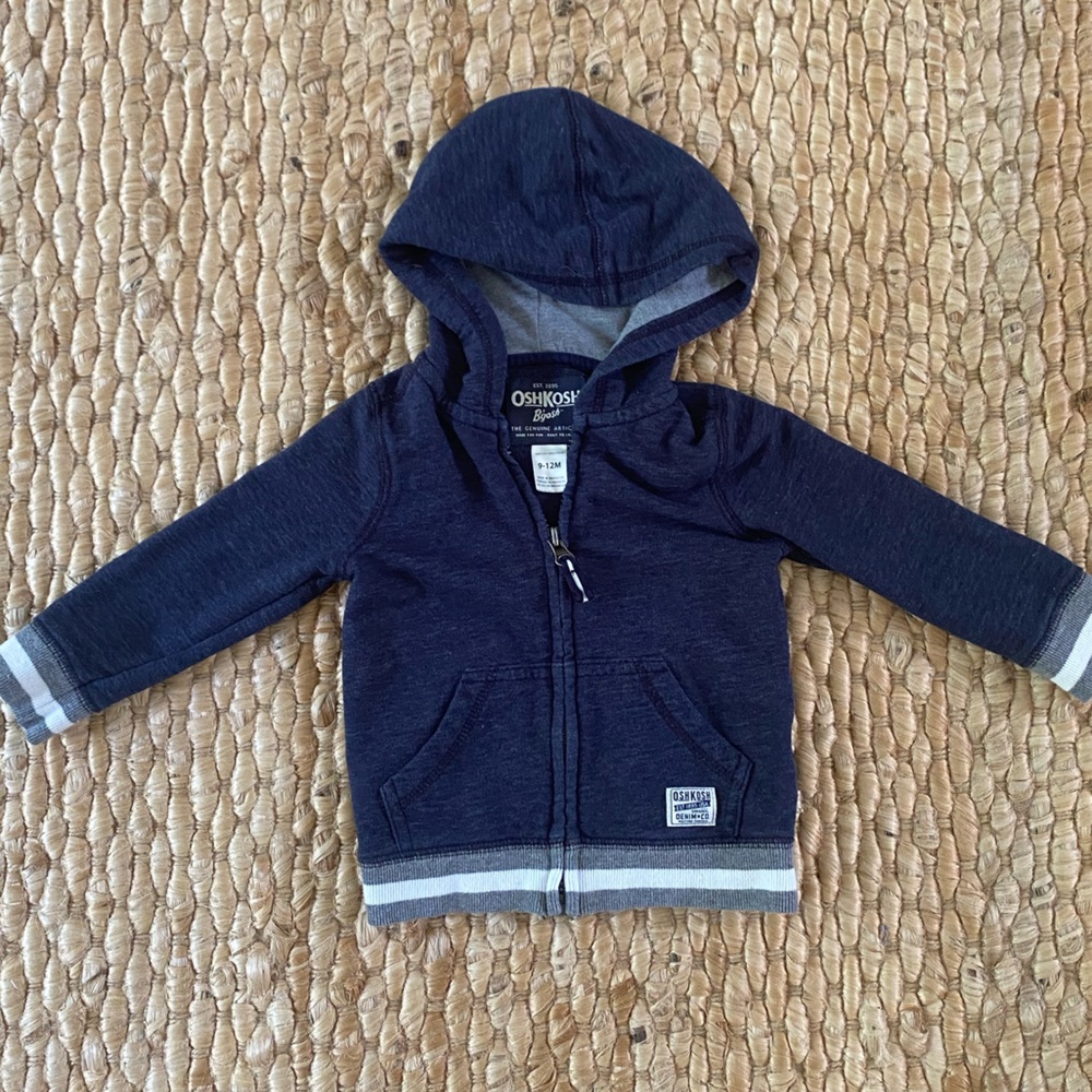 zip up sweatshirt